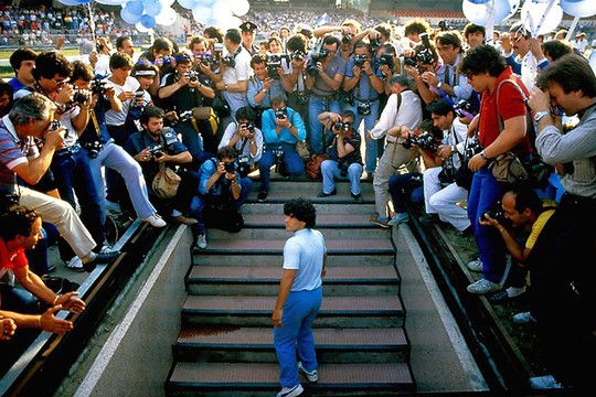 Những khoảng tối của Maradona - Ảnh 1.