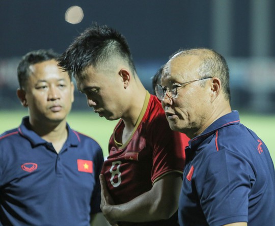 Tin vui từ VFF về chấn thương của tiền vệ Thanh Sơn - HAGL - Ảnh 3.