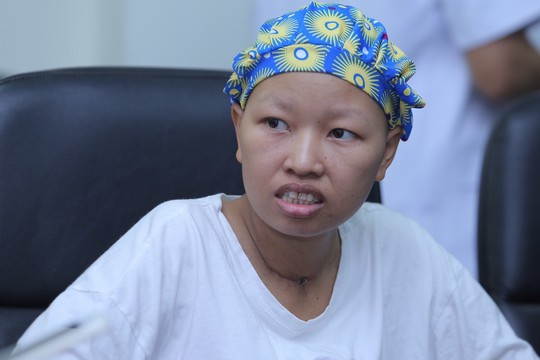 Mẹ ung thư vú giai đoạn cuối hạnh phúc đón con trai Đỗ Bình An xuất viện - Ảnh 6.