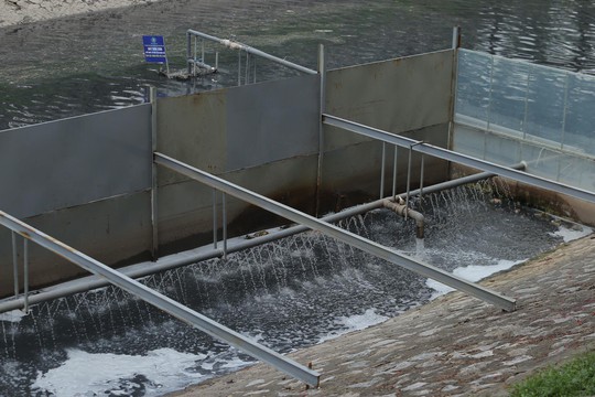 Công ty Thoát nước Hà Nội trần tình việc xả nước hồ Tây cuốn trôi kết quả của chuyên gia Nhật ở sông Tô Lịch - Ảnh 3.