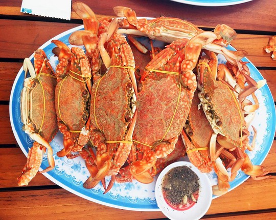 Ghẹ Hàm Ninh, nhum biển và 6 món hải sản ăn không chán ở Phú Quốc - Ảnh 1.