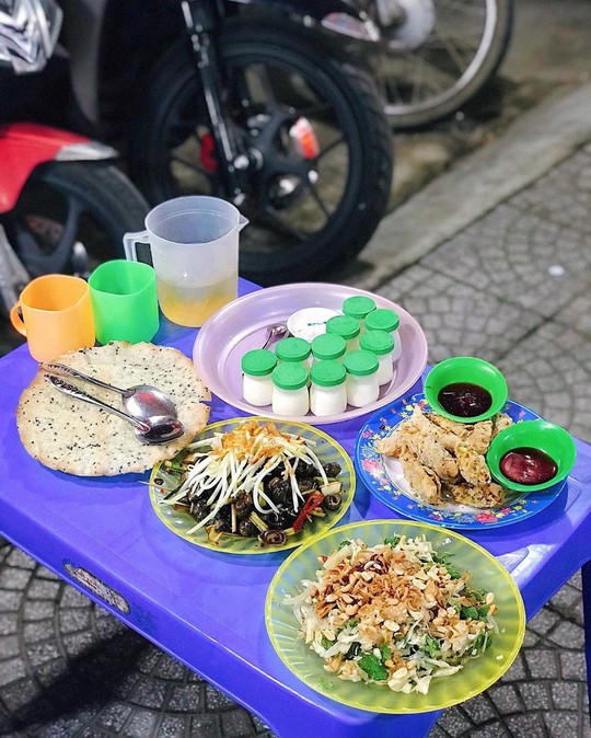 Bánh tráng cuốn thịt heo và 5 món ăn không thể bỏ lỡ ở Đà Nẵng - Ảnh 16.