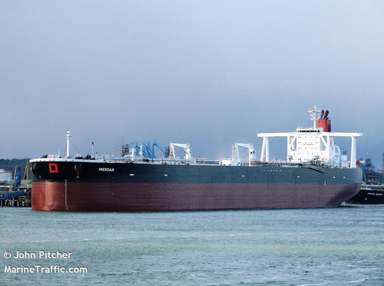 Iran bắt tàu chở dầu “ngay trước mặt tàu chiến Anh” - Ảnh 2.
