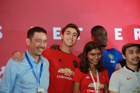 Giao lưu cùng Quỷ đỏ: Sốc khi Lingard, Matic và Bailly quá dễ thương - Ảnh 3.