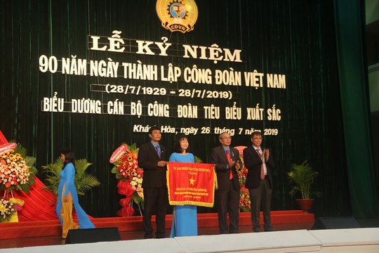 Khánh Hòa: Nhiều hoạt động thiết thực kỷ niệm 90 năm Công đoàn Việt Nam - Ảnh 1.
