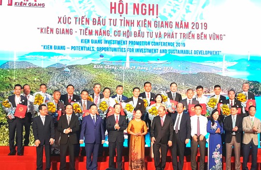 Thủ tướng Nguyễn Xuân Phúc dự Hội nghị Xúc tiến đầu tư tỉnh Kiên Giang - Ảnh 1.