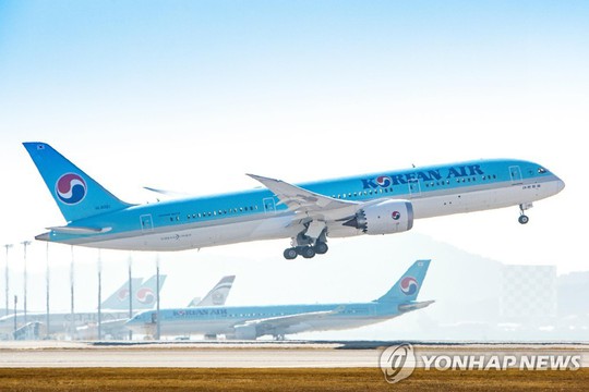 Hàn Quốc cắt giảm chuyến bay đến Nhật đẩy căng thẳng lên cao - Ảnh 1.