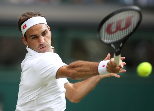 Federer khiến Fan thót tim trong ngày xuất quân Wimbledon 2019 - Ảnh 4.