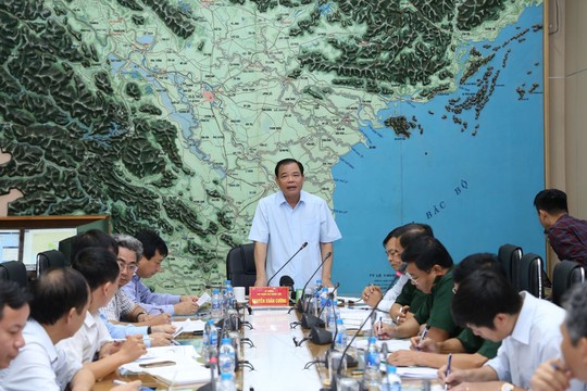 Bão số 2 tăng tốc vào Quảng Ninh - Ninh Bình, Bộ trưởng Nguyễn Xuân Cường chỉ đạo khẩn - Ảnh 2.