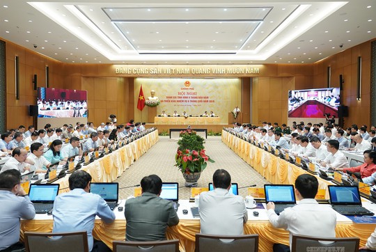 Thủ tướng: Không được để ảnh hưởng đến thị trường xuất khẩu lớn của Việt Nam - Ảnh 2.