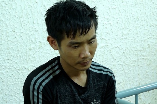 TrÃªn ÄÆ°á»ng Äi cÃºng xe Ã´ tÃ´, tiá»n tay giáº­t Äiá»n thoáº¡i cá»§a ngÆ°á»i Äi ÄÆ°á»ng - áº¢nh 1.