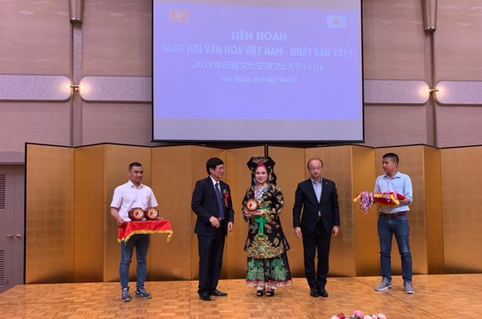 Nữ hoàng Văn hóa tâm linh từ chức Phó Ban Phát triển Thương hiệu và Chống hàng giả - Ảnh 2. Nữ hoàng Văn hóa tâm linh từ chức Phó Ban Phát triển Thương hiệu và Chống hàng giả - Ảnh 2.