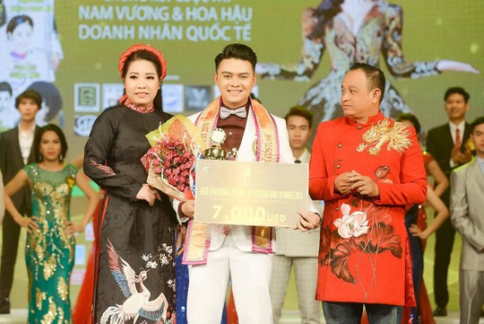 Sau nữ hoàng, nam vương cũng từ chức Phó Ban Phát triển thương hiệu - Chống hàng giả - Ảnh 3. Sau nữ hoàng, nam vương cũng từ chức Phó Ban Phát triển thương hiệu - Chống hàng giả - Ảnh 3.