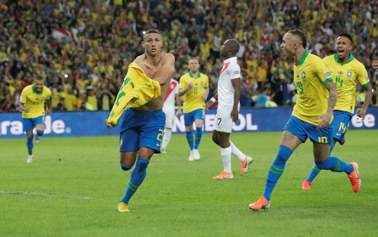 Thẻ đỏ, phạt đền, Brazil giành hết vinh quang Copa America - Ảnh 14.