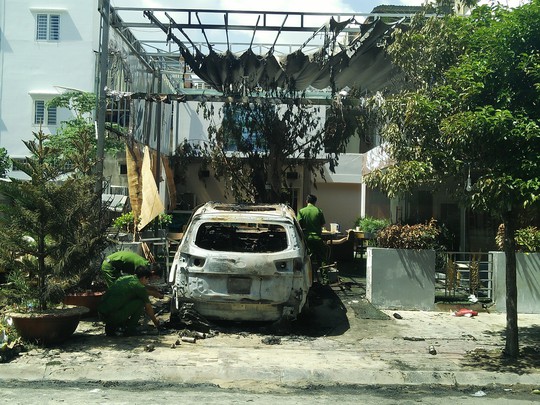 Chấn động vụ ném bom xăng vào quán cà phê ở TP Biên Hòa - Ảnh 1.