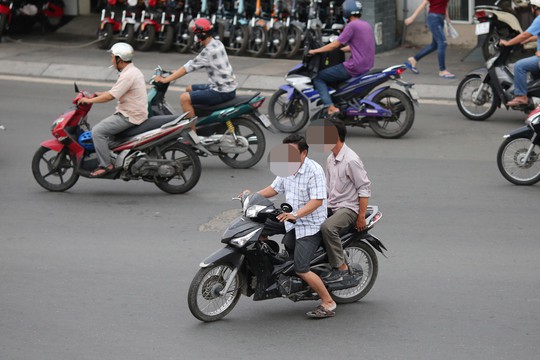 Ý thức giao thông kém: Người dân lỗi 1, cơ quan quản lý lỗi 10 - Ảnh 1.