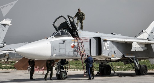 UAV cảm tử dồn dập lao vào căn cứ Nga tại Syria - Ảnh 1.