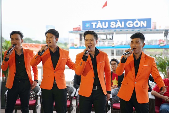Hành trình hát vì đội tuyển, cuộc thi sáng tác bài hát cổ động bóng đá Việt Nam: Cùng lắng nghe, thêm cơ hội - Ảnh 1.