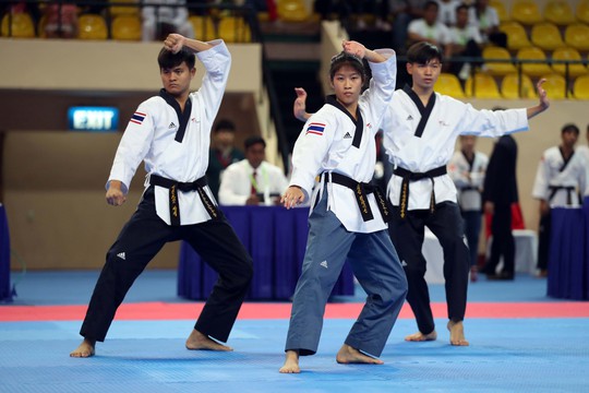 Châu Tuyết Vân cùng đồng đội bay như chim tại giải Vô địch Taekwondo châu Á mở rộng 2019 - Ảnh 1.