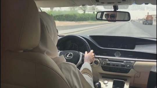 Phụ nữ Ả Rập Saudi đi du lịch không cần đàn ông - Ảnh 1.