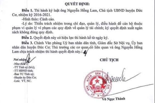 Tiếp tay chiếm đoạt tiền nghĩa trang, chủ tịch huyện bị cảnh cáo - Ảnh 1.