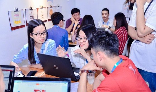 Cơ hội kết nối với nhà tuyển dụng của hàng ngàn sinh viên ở Hà Nội - Ảnh 1.