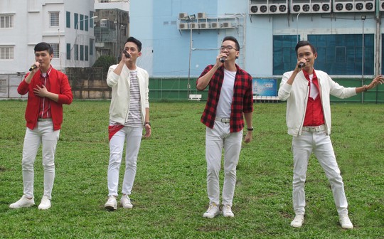 Hành trình Hát vì đội tuyển: Sức mạnh từ khán đài - Ảnh 1.