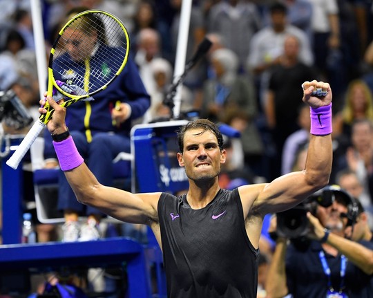 Nadal nhắn nhủ Federer, Djokovic bằng chiến thắng nhẹ ngày ra quân - Ảnh 4.