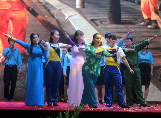 Họp mặt, biểu dương cán bộ Công đoàn tiêu biểu - Ảnh 6.