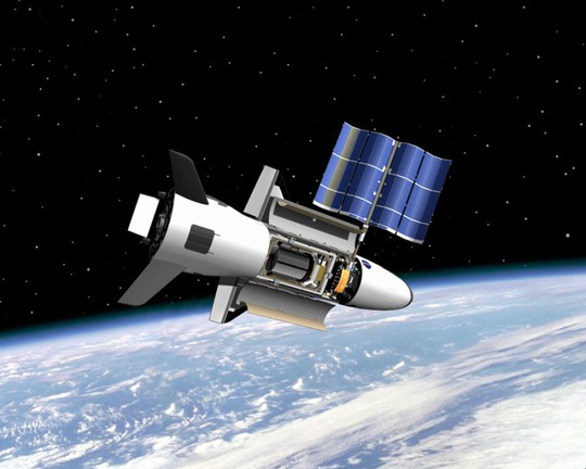 Máy bay không gian X-37B đánh dấu 700 ngày quay quanh trái đất - Ảnh 1.