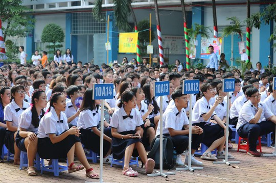 Đồng phục học sinh: Nên tự do hay bắt buộc? - Ảnh 1.