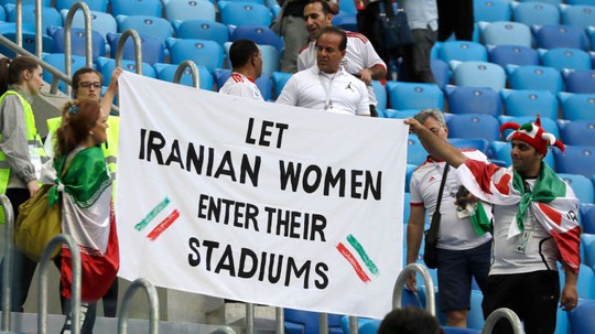 Nữ CĐV Iran tự thiêu vì quyền được xem bóng đá - Ảnh 6.