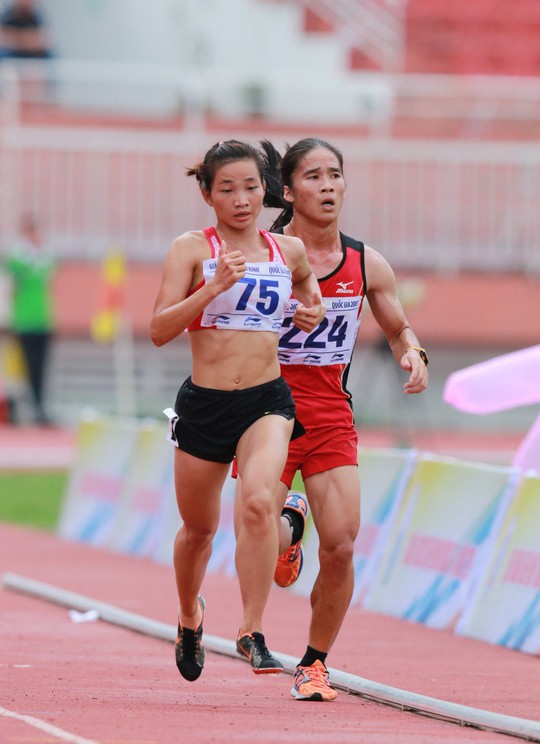 Bà mẹ trẻ Nguyễn Thị Huyền trở lại ngôi vô địch điền kinh quốc gia - Ảnh 6.