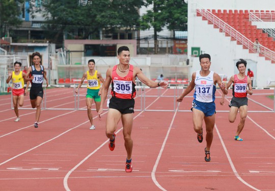 Nguyễn Thành Ngưng và 10 năm đi bộ đến ngôi vô địch quốc gia - Ảnh 3.