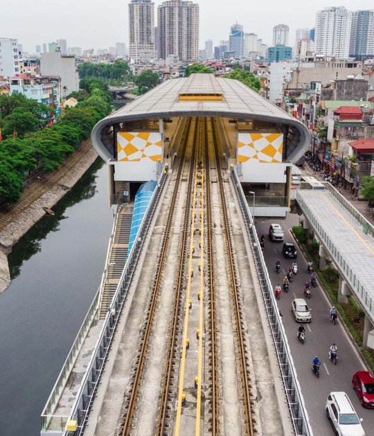 Cận cảnh đường sắt Cát Linh-Hà Đông tiến độ kiểu rùa bò hơn thập kỷ - Ảnh 2.
