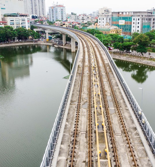Cận cảnh đường sắt Cát Linh-Hà Đông tiến độ kiểu rùa bò hơn thập kỷ - Ảnh 9.