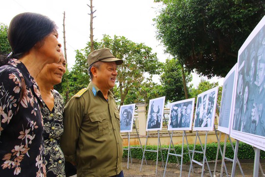 Lễ viếng Đại tá phi công Nguyễn Văn Bảy đang diễn ra tại quê nhà - Ảnh 16.