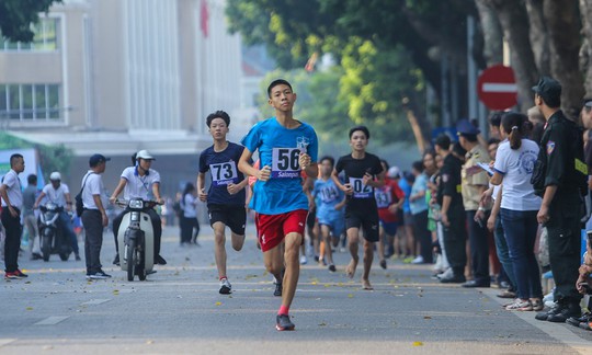 Gần 1.500 VĐV tham gia Giải chạy Báo Hà Nội Mới mở rộng lần thứ 46 - Ảnh 15.