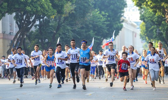 Gần 1.500 VĐV tham gia Giải chạy Báo Hà Nội Mới mở rộng lần thứ 46 - Ảnh 17.