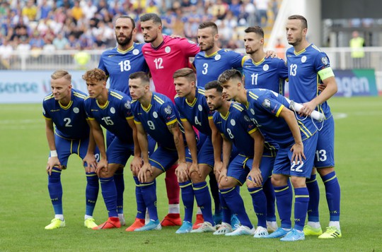 Kosovo gây sốc, tuyển Anh lo thót tim ở vòng loại EURO - Ảnh 3.