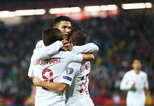 Ronaldo rực sáng, Bồ Đào Nha đãi đại tiệc 6 bàn thắng - Ảnh 5.
