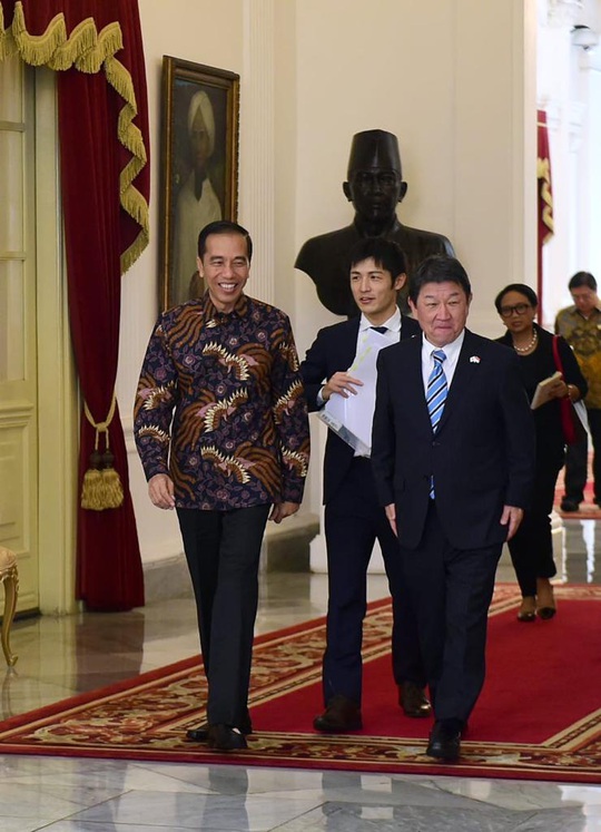Lo ngại Trung Quốc, Indonesia kêu gọi Nhật Bản tăng cường đầu tư - Ảnh 1.