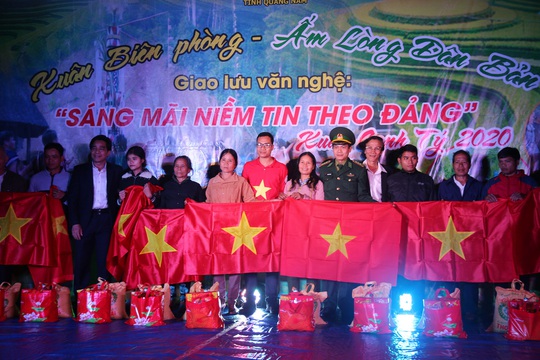 Tỉnh ủy Quảng Nam gửi thư cảm ơn chương trình Một triệu lá cờ Tổ quốc cùng ngư dân bám biển - Ảnh 3.