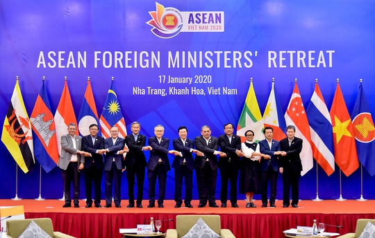 Các Bộ trưởng ASEAN quan ngại các sự cố nghiêm trọng ở Biển Đông - Ảnh 1.