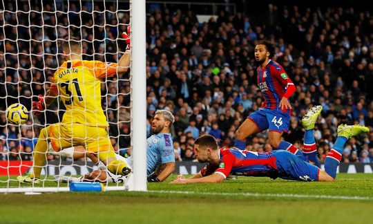 Sergio Aguero ghi bàn thứ 250, Man City rơi chiến thắng sân nhà - Ảnh 3.