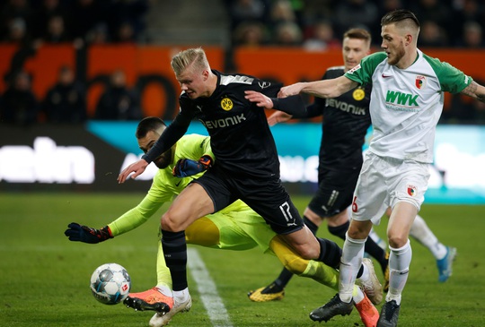 Lập hat-trick ra mắt Dortmund, thần đồng Haaland làm chao đảo Bundesliga - Ảnh 4.