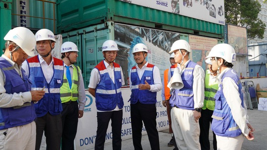 Cận cảnh metro số 1 sắp ra mắt tại TP HCM - Ảnh 13.