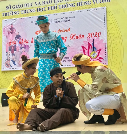 Suất diễn cuối năm đầy xúc động của NS Bình Tinh, Phạm Huyền Trâm - Ảnh 3.