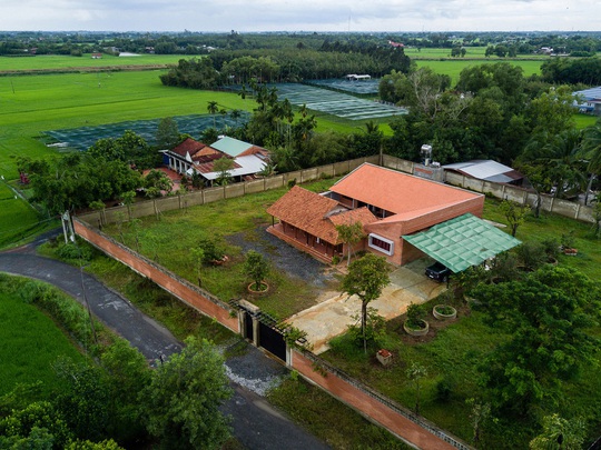 Ngôi nhà với kiến trúc truyền thống nông thôn Nam Bộ - Ảnh 2.