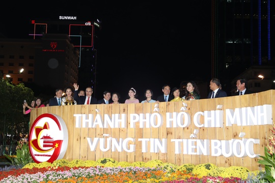 Đường hoa Nguyễn Huệ Canh Tý 2020 chính thức mở cửa - Ảnh 2.